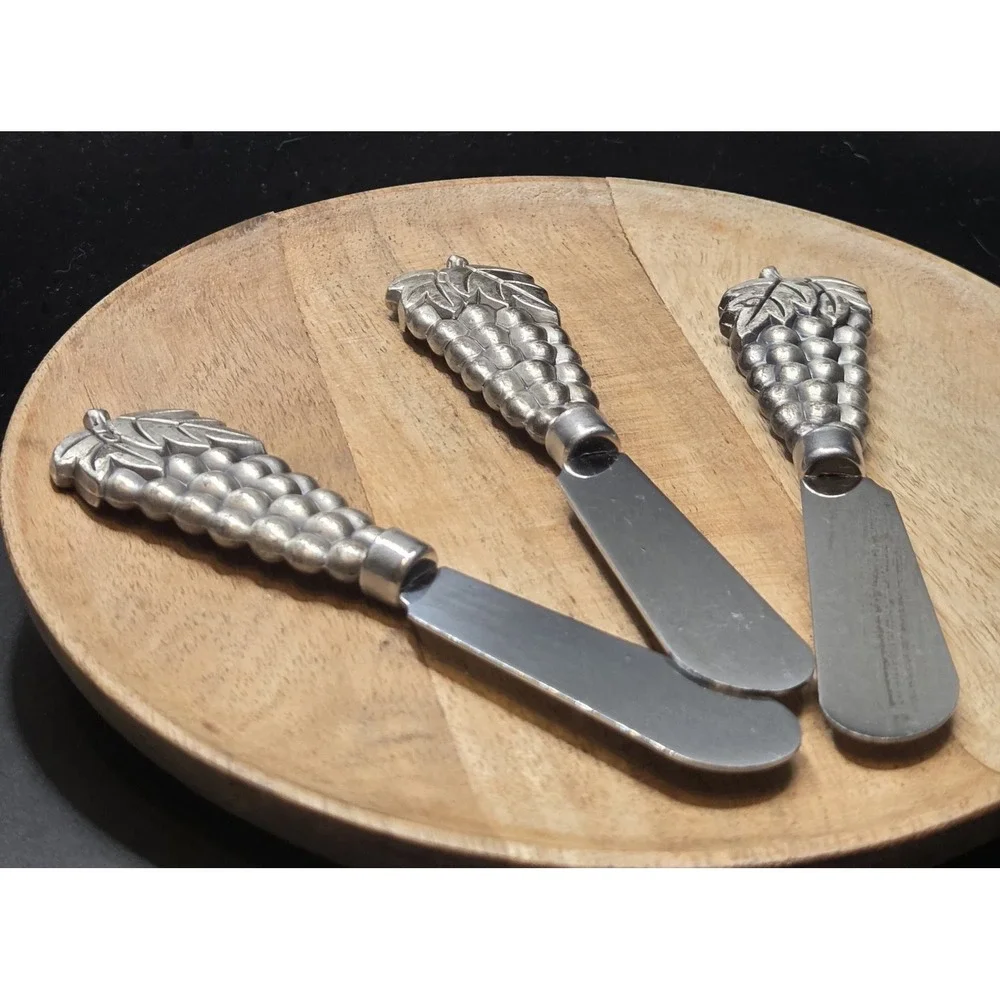 Vintage Spreader Pewter Grape‎ Bunch Handle Stainless Steel Blade 5